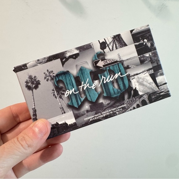 NWT Urban Decay Detour On the Run Mini Eyeshadow Palette - Picture 1 of 4